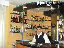 [P08] Cheia - Hotel Royal , simpaticul nostru  barman-ospatar » foto by Diaura*
 - 
<span class="allrVoted glyphicon glyphicon-heart hidden" id="av124861"></span>
<a class="m-l-10 hidden" id="sv124861" onclick="voting_Foto_DelVot(,124861,1917)" role="button">șterge vot <span class="glyphicon glyphicon-remove"></span></a>
<a id="v9124861" class=" c-red"  onclick="voting_Foto_SetVot(124861)" role="button"><span class="glyphicon glyphicon-heart-empty"></span> <b>LIKE</b> = Votează poza</a> <img class="hidden"  id="f124861W9" src="/imagini/loader.gif" border="0" /><span class="AjErrMes hidden" id="e124861ErM"></span>