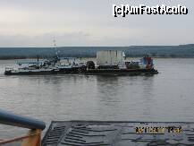 [P16] Asa arata bacul vechi (Ostrovit) adica o pluta impinsa de un impingator. Erau 4 la numar si circulau teoretic din 15 in 15 minute dar nu prea se tin de orar. » foto by Gealy
 - 
<span class="allrVoted glyphicon glyphicon-heart hidden" id="av243330"></span>
<a class="m-l-10 hidden" id="sv243330" onclick="voting_Foto_DelVot(,243330,2495)" role="button">șterge vot <span class="glyphicon glyphicon-remove"></span></a>
<a id="v9243330" class=" c-red"  onclick="voting_Foto_SetVot(243330)" role="button"><span class="glyphicon glyphicon-heart-empty"></span> <b>LIKE</b> = Votează poza</a> <img class="hidden"  id="f243330W9" src="/imagini/loader.gif" border="0" /><span class="AjErrMes hidden" id="e243330ErM"></span>