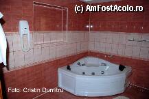 [P05] Apartament prezidential - baia, la etajul 1 » foto by cristinadumitru*
 - 
<span class="allrVoted glyphicon glyphicon-heart hidden" id="av23113"></span>
<a class="m-l-10 hidden" id="sv23113" onclick="voting_Foto_DelVot(,23113,3631)" role="button">șterge vot <span class="glyphicon glyphicon-remove"></span></a>
<a id="v923113" class=" c-red"  onclick="voting_Foto_SetVot(23113)" role="button"><span class="glyphicon glyphicon-heart-empty"></span> <b>LIKE</b> = Votează poza</a> <img class="hidden"  id="f23113W9" src="/imagini/loader.gif" border="0" /><span class="AjErrMes hidden" id="e23113ErM"></span>