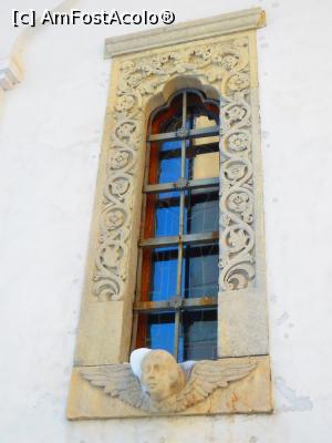 [P18] Ancadramente ferestre - Biserica Bucur Ciobanul.  » foto by tata123 🔱
 - 
<span class="allrVoted glyphicon glyphicon-heart hidden" id="av833035"></span>
<a class="m-l-10 hidden" id="sv833035" onclick="voting_Foto_DelVot(,833035,3729)" role="button">șterge vot <span class="glyphicon glyphicon-remove"></span></a>
<a id="v9833035" class=" c-red"  onclick="voting_Foto_SetVot(833035)" role="button"><span class="glyphicon glyphicon-heart-empty"></span> <b>LIKE</b> = Votează poza</a> <img class="hidden"  id="f833035W9" src="/imagini/loader.gif" border="0" /><span class="AjErrMes hidden" id="e833035ErM"></span>