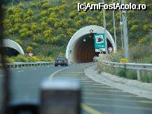 [P01] tunel de pe autostrada in Grecia » foto by daniapasca
 - 
<span class="allrVoted glyphicon glyphicon-heart hidden" id="av29121"></span>
<a class="m-l-10 hidden" id="sv29121" onclick="voting_Foto_DelVot(,29121,3949)" role="button">șterge vot <span class="glyphicon glyphicon-remove"></span></a>
<a id="v929121" class=" c-red"  onclick="voting_Foto_SetVot(29121)" role="button"><span class="glyphicon glyphicon-heart-empty"></span> <b>LIKE</b> = Votează poza</a> <img class="hidden"  id="f29121W9" src="/imagini/loader.gif" border="0" /><span class="AjErrMes hidden" id="e29121ErM"></span>