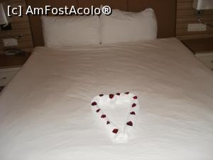 [P23] Delphin Deluxe Resort Alanya - inimioară şi petale de trandafir » foto by nicole33
 - 
<span class="allrVoted glyphicon glyphicon-heart hidden" id="av820389"></span>
<a class="m-l-10 hidden" id="sv820389" onclick="voting_Foto_DelVot(,820389,1)" role="button">șterge vot <span class="glyphicon glyphicon-remove"></span></a>
<a id="v9820389" class=" c-red"  onclick="voting_Foto_SetVot(820389)" role="button"><span class="glyphicon glyphicon-heart-empty"></span> <b>LIKE</b> = Votează poza</a> <img class="hidden"  id="f820389W9" src="/imagini/loader.gif" border="0" /><span class="AjErrMes hidden" id="e820389ErM"></span>