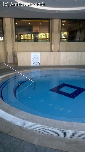 [P29] Aceasta era langa cea interioara si avea vreo 2 ore pe zi program de jacuzzi (adancimea 1 m)  » foto by calincheita
 - 
<span class="allrVoted glyphicon glyphicon-heart hidden" id="av766927"></span>
<a class="m-l-10 hidden" id="sv766927" onclick="voting_Foto_DelVot(,766927,1)" role="button">șterge vot <span class="glyphicon glyphicon-remove"></span></a>
<a id="v9766927" class=" c-red"  onclick="voting_Foto_SetVot(766927)" role="button"><span class="glyphicon glyphicon-heart-empty"></span> <b>LIKE</b> = Votează poza</a> <img class="hidden"  id="f766927W9" src="/imagini/loader.gif" border="0" /><span class="AjErrMes hidden" id="e766927ErM"></span>
