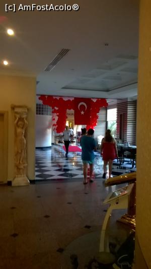 [P08] Intrarea in restaurantul principal » foto by calincheita
 - 
<span class="allrVoted glyphicon glyphicon-heart hidden" id="av766881"></span>
<a class="m-l-10 hidden" id="sv766881" onclick="voting_Foto_DelVot(,766881,1)" role="button">șterge vot <span class="glyphicon glyphicon-remove"></span></a>
<a id="v9766881" class=" c-red"  onclick="voting_Foto_SetVot(766881)" role="button"><span class="glyphicon glyphicon-heart-empty"></span> <b>LIKE</b> = Votează poza</a> <img class="hidden"  id="f766881W9" src="/imagini/loader.gif" border="0" /><span class="AjErrMes hidden" id="e766881ErM"></span>