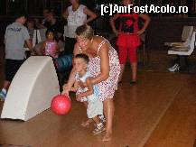 [P03] La bowling... In doi este ceva mai greu, dar ne-am descurcat. » foto by IUBONI
 - 
<span class="allrVoted glyphicon glyphicon-heart hidden" id="av89359"></span>
<a class="m-l-10 hidden" id="sv89359" onclick="voting_Foto_DelVot(,89359,10)" role="button">șterge vot <span class="glyphicon glyphicon-remove"></span></a>
<a id="v989359" class=" c-red"  onclick="voting_Foto_SetVot(89359)" role="button"><span class="glyphicon glyphicon-heart-empty"></span> <b>LIKE</b> = Votează poza</a> <img class="hidden"  id="f89359W9" src="/imagini/loader.gif" border="0" /><span class="AjErrMes hidden" id="e89359ErM"></span>