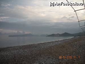 [P11] Plaja nu prea nisipoasa, mai mult cu pietricele » foto by artemisa24
 - 
<span class="allrVoted glyphicon glyphicon-heart hidden" id="av399464"></span>
<a class="m-l-10 hidden" id="sv399464" onclick="voting_Foto_DelVot(,399464,110)" role="button">șterge vot <span class="glyphicon glyphicon-remove"></span></a>
<a id="v9399464" class=" c-red"  onclick="voting_Foto_SetVot(399464)" role="button"><span class="glyphicon glyphicon-heart-empty"></span> <b>LIKE</b> = Votează poza</a> <img class="hidden"  id="f399464W9" src="/imagini/loader.gif" border="0" /><span class="AjErrMes hidden" id="e399464ErM"></span>