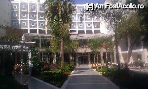 [P02] hotelul vazut dinspre mare » foto by gabynegru
 - 
<span class="allrVoted glyphicon glyphicon-heart hidden" id="av505695"></span>
<a class="m-l-10 hidden" id="sv505695" onclick="voting_Foto_DelVot(,505695,143)" role="button">șterge vot <span class="glyphicon glyphicon-remove"></span></a>
<a id="v9505695" class=" c-red"  onclick="voting_Foto_SetVot(505695)" role="button"><span class="glyphicon glyphicon-heart-empty"></span> <b>LIKE</b> = Votează poza</a> <img class="hidden"  id="f505695W9" src="/imagini/loader.gif" border="0" /><span class="AjErrMes hidden" id="e505695ErM"></span>