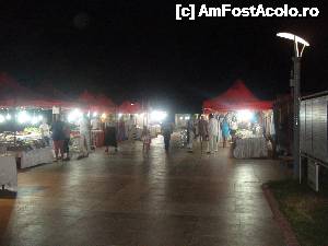 [P12] Seara turceasaca-bazar.  » foto by kiki
 - 
<span class="allrVoted glyphicon glyphicon-heart hidden" id="av501169"></span>
<a class="m-l-10 hidden" id="sv501169" onclick="voting_Foto_DelVot(,501169,152)" role="button">șterge vot <span class="glyphicon glyphicon-remove"></span></a>
<a id="v9501169" class=" c-red"  onclick="voting_Foto_SetVot(501169)" role="button"><span class="glyphicon glyphicon-heart-empty"></span> <b>LIKE</b> = Votează poza</a> <img class="hidden"  id="f501169W9" src="/imagini/loader.gif" border="0" /><span class="AjErrMes hidden" id="e501169ErM"></span>