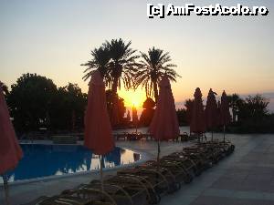 [P14] Tot rasarit-de la piscina.  » foto by kiki
 - 
<span class="allrVoted glyphicon glyphicon-heart hidden" id="av501171"></span>
<a class="m-l-10 hidden" id="sv501171" onclick="voting_Foto_DelVot(,501171,152)" role="button">șterge vot <span class="glyphicon glyphicon-remove"></span></a>
<a id="v9501171" class=" c-red"  onclick="voting_Foto_SetVot(501171)" role="button"><span class="glyphicon glyphicon-heart-empty"></span> <b>LIKE</b> = Votează poza</a> <img class="hidden"  id="f501171W9" src="/imagini/loader.gif" border="0" /><span class="AjErrMes hidden" id="e501171ErM"></span>