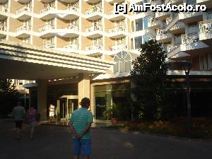 [P20] Intrarea in hotel.  » foto by kiki
 - 
<span class="allrVoted glyphicon glyphicon-heart hidden" id="av501177"></span>
<a class="m-l-10 hidden" id="sv501177" onclick="voting_Foto_DelVot(,501177,152)" role="button">șterge vot <span class="glyphicon glyphicon-remove"></span></a>
<a id="v9501177" class=" c-red"  onclick="voting_Foto_SetVot(501177)" role="button"><span class="glyphicon glyphicon-heart-empty"></span> <b>LIKE</b> = Votează poza</a> <img class="hidden"  id="f501177W9" src="/imagini/loader.gif" border="0" /><span class="AjErrMes hidden" id="e501177ErM"></span>