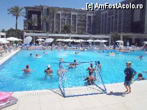 [P07] animatorii au initiat un joc de polo cu turistii » foto by dea
 - 
<span class="allrVoted glyphicon glyphicon-heart hidden" id="av357174"></span>
<a class="m-l-10 hidden" id="sv357174" onclick="voting_Foto_DelVot(,357174,159)" role="button">șterge vot <span class="glyphicon glyphicon-remove"></span></a>
<a id="v9357174" class=" c-red"  onclick="voting_Foto_SetVot(357174)" role="button"><span class="glyphicon glyphicon-heart-empty"></span> <b>LIKE</b> = Votează poza</a> <img class="hidden"  id="f357174W9" src="/imagini/loader.gif" border="0" /><span class="AjErrMes hidden" id="e357174ErM"></span>
