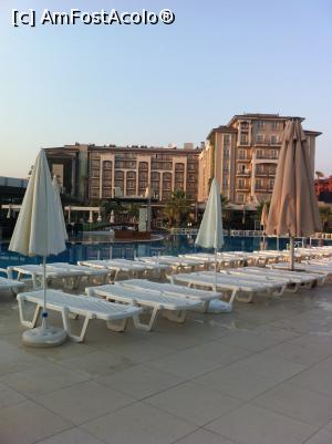 [P01] Vedere de la piscina a cladirii centrale » foto by Adina - addcont
 - 
<span class="allrVoted glyphicon glyphicon-heart hidden" id="av756616"></span>
<a class="m-l-10 hidden" id="sv756616" onclick="voting_Foto_DelVot(,756616,159)" role="button">șterge vot <span class="glyphicon glyphicon-remove"></span></a>
<a id="v9756616" class=" c-red"  onclick="voting_Foto_SetVot(756616)" role="button"><span class="glyphicon glyphicon-heart-empty"></span> <b>LIKE</b> = Votează poza</a> <img class="hidden"  id="f756616W9" src="/imagini/loader.gif" border="0" /><span class="AjErrMes hidden" id="e756616ErM"></span>