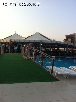[P02] Barul de la piscina » foto by Adina - addcont
 - 
<span class="allrVoted glyphicon glyphicon-heart hidden" id="av756617"></span>
<a class="m-l-10 hidden" id="sv756617" onclick="voting_Foto_DelVot(,756617,159)" role="button">șterge vot <span class="glyphicon glyphicon-remove"></span></a>
<a id="v9756617" class=" c-red"  onclick="voting_Foto_SetVot(756617)" role="button"><span class="glyphicon glyphicon-heart-empty"></span> <b>LIKE</b> = Votează poza</a> <img class="hidden"  id="f756617W9" src="/imagini/loader.gif" border="0" /><span class="AjErrMes hidden" id="e756617ErM"></span>