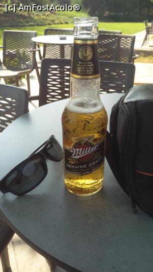 [P04] Bere la sticla Miller... rece.  » foto by usalex
 - 
<span class="allrVoted glyphicon glyphicon-heart hidden" id="av896030"></span>
<a class="m-l-10 hidden" id="sv896030" onclick="voting_Foto_DelVot(,896030,170)" role="button">șterge vot <span class="glyphicon glyphicon-remove"></span></a>
<a id="v9896030" class=" c-red"  onclick="voting_Foto_SetVot(896030)" role="button"><span class="glyphicon glyphicon-heart-empty"></span> <b>LIKE</b> = Votează poza</a> <img class="hidden"  id="f896030W9" src="/imagini/loader.gif" border="0" /><span class="AjErrMes hidden" id="e896030ErM"></span>