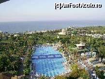 [P01] Imaginea piscinei principale din balconul camerei de la etajul 6 » foto by toprares
 - 
<span class="allrVoted glyphicon glyphicon-heart hidden" id="av137230"></span>
<a class="m-l-10 hidden" id="sv137230" onclick="voting_Foto_DelVot(,137230,171)" role="button">șterge vot <span class="glyphicon glyphicon-remove"></span></a>
<a id="v9137230" class=" c-red"  onclick="voting_Foto_SetVot(137230)" role="button"><span class="glyphicon glyphicon-heart-empty"></span> <b>LIKE</b> = Votează poza</a> <img class="hidden"  id="f137230W9" src="/imagini/loader.gif" border="0" /><span class="AjErrMes hidden" id="e137230ErM"></span>