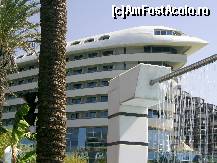 [P11] Camera noastra era a treia de la penultimul etaj. Ultimul etaj era exclusiv cu camere de tip family room, iar botul avionului era exclusiv cu camere tip suite. » foto by toprares
 - 
<span class="allrVoted glyphicon glyphicon-heart hidden" id="av137241"></span>
<a class="m-l-10 hidden" id="sv137241" onclick="voting_Foto_DelVot(,137241,171)" role="button">șterge vot <span class="glyphicon glyphicon-remove"></span></a>
<a id="v9137241" class=" c-red"  onclick="voting_Foto_SetVot(137241)" role="button"><span class="glyphicon glyphicon-heart-empty"></span> <b>LIKE</b> = Votează poza</a> <img class="hidden"  id="f137241W9" src="/imagini/loader.gif" border="0" /><span class="AjErrMes hidden" id="e137241ErM"></span>