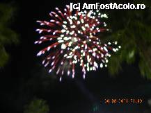 [P06] foc de artificii ziua 'victoria alb si rosu' » foto by raluca sassu
 - 
<span class="allrVoted glyphicon glyphicon-heart hidden" id="av259529"></span>
<a class="m-l-10 hidden" id="sv259529" onclick="voting_Foto_DelVot(,259529,203)" role="button">șterge vot <span class="glyphicon glyphicon-remove"></span></a>
<a id="v9259529" class=" c-red"  onclick="voting_Foto_SetVot(259529)" role="button"><span class="glyphicon glyphicon-heart-empty"></span> <b>LIKE</b> = Votează poza</a> <img class="hidden"  id="f259529W9" src="/imagini/loader.gif" border="0" /><span class="AjErrMes hidden" id="e259529ErM"></span>