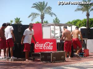 [P15] Concurs Coca Cola la piscina.  » foto by alexpgt
 - 
<span class="allrVoted glyphicon glyphicon-heart hidden" id="av344362"></span>
<a class="m-l-10 hidden" id="sv344362" onclick="voting_Foto_DelVot(,344362,203)" role="button">șterge vot <span class="glyphicon glyphicon-remove"></span></a>
<a id="v9344362" class=" c-red"  onclick="voting_Foto_SetVot(344362)" role="button"><span class="glyphicon glyphicon-heart-empty"></span> <b>LIKE</b> = Votează poza</a> <img class="hidden"  id="f344362W9" src="/imagini/loader.gif" border="0" /><span class="AjErrMes hidden" id="e344362ErM"></span>