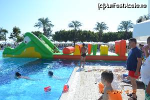 [P18] gonflabila pentru copii la piscina » foto by manuta_1969
 - 
<span class="allrVoted glyphicon glyphicon-heart hidden" id="av581706"></span>
<a class="m-l-10 hidden" id="sv581706" onclick="voting_Foto_DelVot(,581706,203)" role="button">șterge vot <span class="glyphicon glyphicon-remove"></span></a>
<a id="v9581706" class=" c-red"  onclick="voting_Foto_SetVot(581706)" role="button"><span class="glyphicon glyphicon-heart-empty"></span> <b>LIKE</b> = Votează poza</a> <img class="hidden"  id="f581706W9" src="/imagini/loader.gif" border="0" /><span class="AjErrMes hidden" id="e581706ErM"></span>