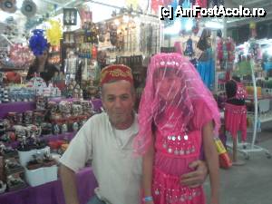 [P04] Într-un bazar din oraș, la cumpărături. Fica mea vroia zorzoane. » foto by vivas71
 - 
<span class="allrVoted glyphicon glyphicon-heart hidden" id="av410439"></span>
<a class="m-l-10 hidden" id="sv410439" onclick="voting_Foto_DelVot(,410439,210)" role="button">șterge vot <span class="glyphicon glyphicon-remove"></span></a>
<a id="v9410439" class=" c-red"  onclick="voting_Foto_SetVot(410439)" role="button"><span class="glyphicon glyphicon-heart-empty"></span> <b>LIKE</b> = Votează poza</a> <img class="hidden"  id="f410439W9" src="/imagini/loader.gif" border="0" /><span class="AjErrMes hidden" id="e410439ErM"></span>