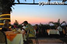 [P48] Terasa restaurantului » foto by Kalimachi
 - 
<span class="allrVoted glyphicon glyphicon-heart hidden" id="av262653"></span>
<a class="m-l-10 hidden" id="sv262653" onclick="voting_Foto_DelVot(,262653,211)" role="button">șterge vot <span class="glyphicon glyphicon-remove"></span></a>
<a id="v9262653" class=" c-red"  onclick="voting_Foto_SetVot(262653)" role="button"><span class="glyphicon glyphicon-heart-empty"></span> <b>LIKE</b> = Votează poza</a> <img class="hidden"  id="f262653W9" src="/imagini/loader.gif" border="0" /><span class="AjErrMes hidden" id="e262653ErM"></span>
