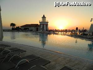 [P11] apus de soare » foto by ruxy67
 - 
<span class="allrVoted glyphicon glyphicon-heart hidden" id="av431765"></span>
<a class="m-l-10 hidden" id="sv431765" onclick="voting_Foto_DelVot(,431765,215)" role="button">șterge vot <span class="glyphicon glyphicon-remove"></span></a>
<a id="v9431765" class=" c-red"  onclick="voting_Foto_SetVot(431765)" role="button"><span class="glyphicon glyphicon-heart-empty"></span> <b>LIKE</b> = Votează poza</a> <img class="hidden"  id="f431765W9" src="/imagini/loader.gif" border="0" /><span class="AjErrMes hidden" id="e431765ErM"></span>