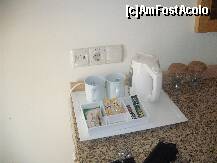 [P01] puteai servi in camera cafea si ceai » foto by yasemin72
 - 
<span class="allrVoted glyphicon glyphicon-heart hidden" id="av225866"></span>
<a class="m-l-10 hidden" id="sv225866" onclick="voting_Foto_DelVot(,225866,215)" role="button">șterge vot <span class="glyphicon glyphicon-remove"></span></a>
<a id="v9225866" class=" c-red"  onclick="voting_Foto_SetVot(225866)" role="button"><span class="glyphicon glyphicon-heart-empty"></span> <b>LIKE</b> = Votează poza</a> <img class="hidden"  id="f225866W9" src="/imagini/loader.gif" border="0" /><span class="AjErrMes hidden" id="e225866ErM"></span>