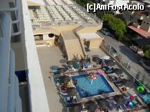 [P01] Vedere din balcon catre piscina pentru copii si terasa unde se servea cina » foto by florin_mch
 - 
<span class="allrVoted glyphicon glyphicon-heart hidden" id="av129199"></span>
<a class="m-l-10 hidden" id="sv129199" onclick="voting_Foto_DelVot(,129199,217)" role="button">șterge vot <span class="glyphicon glyphicon-remove"></span></a>
<a id="v9129199" class=" c-red"  onclick="voting_Foto_SetVot(129199)" role="button"><span class="glyphicon glyphicon-heart-empty"></span> <b>LIKE</b> = Votează poza</a> <img class="hidden"  id="f129199W9" src="/imagini/loader.gif" border="0" /><span class="AjErrMes hidden" id="e129199ErM"></span>