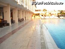 [P04] La piscina hotelului » foto by Ioana_Ioana
 - 
<span class="allrVoted glyphicon glyphicon-heart hidden" id="av230081"></span>
<a class="m-l-10 hidden" id="sv230081" onclick="voting_Foto_DelVot(,230081,217)" role="button">șterge vot <span class="glyphicon glyphicon-remove"></span></a>
<a id="v9230081" class=" c-red"  onclick="voting_Foto_SetVot(230081)" role="button"><span class="glyphicon glyphicon-heart-empty"></span> <b>LIKE</b> = Votează poza</a> <img class="hidden"  id="f230081W9" src="/imagini/loader.gif" border="0" /><span class="AjErrMes hidden" id="e230081ErM"></span>