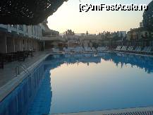 [P02] Piscina » foto by luc_bv
 - 
<span class="allrVoted glyphicon glyphicon-heart hidden" id="av27672"></span>
<a class="m-l-10 hidden" id="sv27672" onclick="voting_Foto_DelVot(,27672,217)" role="button">șterge vot <span class="glyphicon glyphicon-remove"></span></a>
<a id="v927672" class=" c-red"  onclick="voting_Foto_SetVot(27672)" role="button"><span class="glyphicon glyphicon-heart-empty"></span> <b>LIKE</b> = Votează poza</a> <img class="hidden"  id="f27672W9" src="/imagini/loader.gif" border="0" /><span class="AjErrMes hidden" id="e27672ErM"></span>