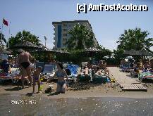 [P04] plaja hotelului si hotelul vazut din mare » foto by simib
 - 
<span class="allrVoted glyphicon glyphicon-heart hidden" id="av84608"></span>
<a class="m-l-10 hidden" id="sv84608" onclick="voting_Foto_DelVot(,84608,217)" role="button">șterge vot <span class="glyphicon glyphicon-remove"></span></a>
<a id="v984608" class=" c-red"  onclick="voting_Foto_SetVot(84608)" role="button"><span class="glyphicon glyphicon-heart-empty"></span> <b>LIKE</b> = Votează poza</a> <img class="hidden"  id="f84608W9" src="/imagini/loader.gif" border="0" /><span class="AjErrMes hidden" id="e84608ErM"></span>