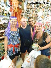 [P14] La cumparaturi prin bazar » foto by corinutza
 - 
<span class="allrVoted glyphicon glyphicon-heart hidden" id="av254226"></span>
<a class="m-l-10 hidden" id="sv254226" onclick="voting_Foto_DelVot(,254226,217)" role="button">șterge vot <span class="glyphicon glyphicon-remove"></span></a>
<a id="v9254226" class=" c-red"  onclick="voting_Foto_SetVot(254226)" role="button"><span class="glyphicon glyphicon-heart-empty"></span> <b>LIKE</b> = Votează poza</a> <img class="hidden"  id="f254226W9" src="/imagini/loader.gif" border="0" /><span class="AjErrMes hidden" id="e254226ErM"></span>