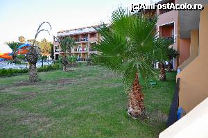 [P28] Al treilea balcon de la parter, (camera 5603), am stat noi. 
Fotografia este facuta din balcon.  » foto by johnblake
 - 
<span class="allrVoted glyphicon glyphicon-heart hidden" id="av343639"></span>
<a class="m-l-10 hidden" id="sv343639" onclick="voting_Foto_DelVot(,343639,218)" role="button">șterge vot <span class="glyphicon glyphicon-remove"></span></a>
<a id="v9343639" class=" c-red"  onclick="voting_Foto_SetVot(343639)" role="button"><span class="glyphicon glyphicon-heart-empty"></span> <b>LIKE</b> = Votează poza</a> <img class="hidden"  id="f343639W9" src="/imagini/loader.gif" border="0" /><span class="AjErrMes hidden" id="e343639ErM"></span>