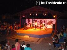 [P38] EHBC - spectacol de travestiti » foto by Horia
 - 
<span class="allrVoted glyphicon glyphicon-heart hidden" id="av10281"></span>
<a class="m-l-10 hidden" id="sv10281" onclick="voting_Foto_DelVot(,10281,218)" role="button">șterge vot <span class="glyphicon glyphicon-remove"></span></a>
<a id="v910281" class=" c-red"  onclick="voting_Foto_SetVot(10281)" role="button"><span class="glyphicon glyphicon-heart-empty"></span> <b>LIKE</b> = Votează poza</a> <img class="hidden"  id="f10281W9" src="/imagini/loader.gif" border="0" /><span class="AjErrMes hidden" id="e10281ErM"></span>