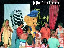 [P05] Ursuletul Bunny se trezea in fiecare seara din barlogul sau din locul de joaca al copiilor si venea la minidiscoteca pentru a dansa cu cei mici. Ursuletul isi mai scotea o data blana din barlog in timpul diminetii cand venea la gimnstica de la piscina.  » foto by Griegut
 - 
<span class="allrVoted glyphicon glyphicon-heart hidden" id="av449660"></span>
<a class="m-l-10 hidden" id="sv449660" onclick="voting_Foto_DelVot(,449660,218)" role="button">șterge vot <span class="glyphicon glyphicon-remove"></span></a>
<a id="v9449660" class=" c-red"  onclick="voting_Foto_SetVot(449660)" role="button"><span class="glyphicon glyphicon-heart-empty"></span> <b>LIKE</b> = Votează poza</a> <img class="hidden"  id="f449660W9" src="/imagini/loader.gif" border="0" /><span class="AjErrMes hidden" id="e449660ErM"></span>