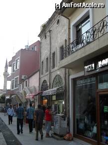 [P28] In fata hotelului din Canakale. » foto by Gromm
 - 
<span class="allrVoted glyphicon glyphicon-heart hidden" id="av298747"></span>
<a class="m-l-10 hidden" id="sv298747" onclick="voting_Foto_DelVot(,298747,220)" role="button">șterge vot <span class="glyphicon glyphicon-remove"></span></a>
<a id="v9298747" class=" c-red"  onclick="voting_Foto_SetVot(298747)" role="button"><span class="glyphicon glyphicon-heart-empty"></span> <b>LIKE</b> = Votează poza</a> <img class="hidden"  id="f298747W9" src="/imagini/loader.gif" border="0" /><span class="AjErrMes hidden" id="e298747ErM"></span>