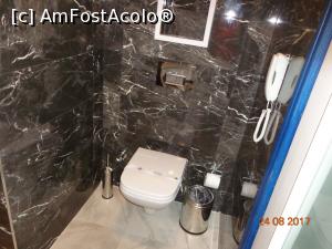 [P10] wc-ul, daca stai mai mult poti da si un telefon!  » foto by nrs †
 - 
<span class="allrVoted glyphicon glyphicon-heart hidden" id="av904249"></span>
<a class="m-l-10 hidden" id="sv904249" onclick="voting_Foto_DelVot(,904249,224)" role="button">șterge vot <span class="glyphicon glyphicon-remove"></span></a>
<a id="v9904249" class=" c-red"  onclick="voting_Foto_SetVot(904249)" role="button"><span class="glyphicon glyphicon-heart-empty"></span> <b>LIKE</b> = Votează poza</a> <img class="hidden"  id="f904249W9" src="/imagini/loader.gif" border="0" /><span class="AjErrMes hidden" id="e904249ErM"></span>