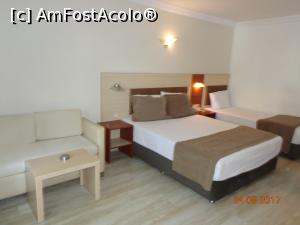 [P04] cele 2 paturi si canapeaua » foto by nrs †
 - 
<span class="allrVoted glyphicon glyphicon-heart hidden" id="av904243"></span>
<a class="m-l-10 hidden" id="sv904243" onclick="voting_Foto_DelVot(,904243,224)" role="button">șterge vot <span class="glyphicon glyphicon-remove"></span></a>
<a id="v9904243" class=" c-red"  onclick="voting_Foto_SetVot(904243)" role="button"><span class="glyphicon glyphicon-heart-empty"></span> <b>LIKE</b> = Votează poza</a> <img class="hidden"  id="f904243W9" src="/imagini/loader.gif" border="0" /><span class="AjErrMes hidden" id="e904243ErM"></span>