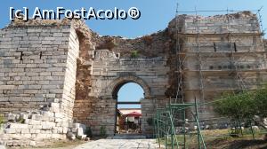 [P17] la intrarea in complex » foto by elenaadina
 - 
<span class="allrVoted glyphicon glyphicon-heart hidden" id="av988266"></span>
<a class="m-l-10 hidden" id="sv988266" onclick="voting_Foto_DelVot(,988266,224)" role="button">șterge vot <span class="glyphicon glyphicon-remove"></span></a>
<a id="v9988266" class=" c-red"  onclick="voting_Foto_SetVot(988266)" role="button"><span class="glyphicon glyphicon-heart-empty"></span> <b>LIKE</b> = Votează poza</a> <img class="hidden"  id="f988266W9" src="/imagini/loader.gif" border="0" /><span class="AjErrMes hidden" id="e988266ErM"></span>