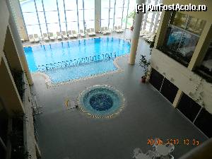 [P11] Piscina interioara, functionala, dar apa cam rece; jacuzzi functional si el, dar la fel de rece.  » foto by mihai.neagu*
 - 
<span class="allrVoted glyphicon glyphicon-heart hidden" id="av342502"></span>
<a class="m-l-10 hidden" id="sv342502" onclick="voting_Foto_DelVot(,342502,226)" role="button">șterge vot <span class="glyphicon glyphicon-remove"></span></a>
<a id="v9342502" class=" c-red"  onclick="voting_Foto_SetVot(342502)" role="button"><span class="glyphicon glyphicon-heart-empty"></span> <b>LIKE</b> = Votează poza</a> <img class="hidden"  id="f342502W9" src="/imagini/loader.gif" border="0" /><span class="AjErrMes hidden" id="e342502ErM"></span>