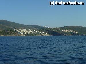 [P28] Cartier de vile din Kusadasi vazut de pe mare » foto by mango2000
 - 
<span class="allrVoted glyphicon glyphicon-heart hidden" id="av361778"></span>
<a class="m-l-10 hidden" id="sv361778" onclick="voting_Foto_DelVot(,361778,226)" role="button">șterge vot <span class="glyphicon glyphicon-remove"></span></a>
<a id="v9361778" class=" c-red"  onclick="voting_Foto_SetVot(361778)" role="button"><span class="glyphicon glyphicon-heart-empty"></span> <b>LIKE</b> = Votează poza</a> <img class="hidden"  id="f361778W9" src="/imagini/loader.gif" border="0" /><span class="AjErrMes hidden" id="e361778ErM"></span>