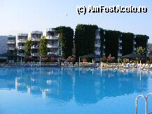 [P02] Garden rooms - aici sint 'family room' » foto by pavellaurentiu
 - 
<span class="allrVoted glyphicon glyphicon-heart hidden" id="av10583"></span>
<a class="m-l-10 hidden" id="sv10583" onclick="voting_Foto_DelVot(,10583,226)" role="button">șterge vot <span class="glyphicon glyphicon-remove"></span></a>
<a id="v910583" class=" c-red"  onclick="voting_Foto_SetVot(10583)" role="button"><span class="glyphicon glyphicon-heart-empty"></span> <b>LIKE</b> = Votează poza</a> <img class="hidden"  id="f10583W9" src="/imagini/loader.gif" border="0" /><span class="AjErrMes hidden" id="e10583ErM"></span>