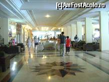 [P27] Hotel Surmeli Efes - holul principal din hotel, unde se afla si receptia » foto by biancuta
 - 
<span class="allrVoted glyphicon glyphicon-heart hidden" id="av89045"></span>
<a class="m-l-10 hidden" id="sv89045" onclick="voting_Foto_DelVot(,89045,226)" role="button">șterge vot <span class="glyphicon glyphicon-remove"></span></a>
<a id="v989045" class=" c-red"  onclick="voting_Foto_SetVot(89045)" role="button"><span class="glyphicon glyphicon-heart-empty"></span> <b>LIKE</b> = Votează poza</a> <img class="hidden"  id="f89045W9" src="/imagini/loader.gif" border="0" /><span class="AjErrMes hidden" id="e89045ErM"></span>