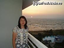 [P01] Sotia mea pe balconul camerei. Jos , piscina pentru copii si amfiteatrul unde aveau loc spectacolele. » foto by cristiancosminm
 - 
<span class="allrVoted glyphicon glyphicon-heart hidden" id="av116490"></span>
<a class="m-l-10 hidden" id="sv116490" onclick="voting_Foto_DelVot(,116490,226)" role="button">șterge vot <span class="glyphicon glyphicon-remove"></span></a>
<a id="v9116490" class=" c-red"  onclick="voting_Foto_SetVot(116490)" role="button"><span class="glyphicon glyphicon-heart-empty"></span> <b>LIKE</b> = Votează poza</a> <img class="hidden"  id="f116490W9" src="/imagini/loader.gif" border="0" /><span class="AjErrMes hidden" id="e116490ErM"></span>