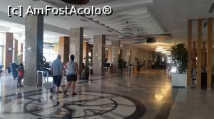 [P11] Lobby incapator, cu multe canapele si foarte placut ochiului.  » foto by ROMY
 - 
<span class="allrVoted glyphicon glyphicon-heart hidden" id="av871651"></span>
<a class="m-l-10 hidden" id="sv871651" onclick="voting_Foto_DelVot(,871651,226)" role="button">șterge vot <span class="glyphicon glyphicon-remove"></span></a>
<a id="v9871651" class=" c-red"  onclick="voting_Foto_SetVot(871651)" role="button"><span class="glyphicon glyphicon-heart-empty"></span> <b>LIKE</b> = Votează poza</a> <img class="hidden"  id="f871651W9" src="/imagini/loader.gif" border="0" /><span class="AjErrMes hidden" id="e871651ErM"></span>
