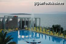 [P02] Piscina principala si amfiteatrul pentru spectacole (in spate)  » foto by cvm2006
 - 
<span class="allrVoted glyphicon glyphicon-heart hidden" id="av491482"></span>
<a class="m-l-10 hidden" id="sv491482" onclick="voting_Foto_DelVot(,491482,263)" role="button">șterge vot <span class="glyphicon glyphicon-remove"></span></a>
<a id="v9491482" class=" c-red"  onclick="voting_Foto_SetVot(491482)" role="button"><span class="glyphicon glyphicon-heart-empty"></span> <b>LIKE</b> = Votează poza</a> <img class="hidden"  id="f491482W9" src="/imagini/loader.gif" border="0" /><span class="AjErrMes hidden" id="e491482ErM"></span>