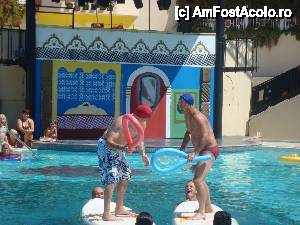[P36] Jocuri (intreceri) la piscina » foto by florinivanovici
 - 
<span class="allrVoted glyphicon glyphicon-heart hidden" id="av402108"></span>
<a class="m-l-10 hidden" id="sv402108" onclick="voting_Foto_DelVot(,402108,266)" role="button">șterge vot <span class="glyphicon glyphicon-remove"></span></a>
<a id="v9402108" class=" c-red"  onclick="voting_Foto_SetVot(402108)" role="button"><span class="glyphicon glyphicon-heart-empty"></span> <b>LIKE</b> = Votează poza</a> <img class="hidden"  id="f402108W9" src="/imagini/loader.gif" border="0" /><span class="AjErrMes hidden" id="e402108ErM"></span>