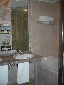 [P01] Unul dintre cele mai bune grupuri sanitare la hotelurile din Bulgaria in care am fost: Melia » foto by magdalena
 - 
<span class="allrVoted glyphicon glyphicon-heart hidden" id="av40623"></span>
<a class="m-l-10 hidden" id="sv40623" onclick="voting_Foto_DelVot(,40623,349)" role="button">șterge vot <span class="glyphicon glyphicon-remove"></span></a>
<a id="v940623" class=" c-red"  onclick="voting_Foto_SetVot(40623)" role="button"><span class="glyphicon glyphicon-heart-empty"></span> <b>LIKE</b> = Votează poza</a> <img class="hidden"  id="f40623W9" src="/imagini/loader.gif" border="0" /><span class="AjErrMes hidden" id="e40623ErM"></span>