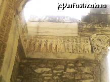 [P14] Aceasta diadema face parte din Templu Hadrian si a supravietuit de-a lungu' secolului,si unui cutremur puternic. » foto by camila1968
 - 
<span class="allrVoted glyphicon glyphicon-heart hidden" id="av95458"></span>
<a class="m-l-10 hidden" id="sv95458" onclick="voting_Foto_DelVot(,95458,366)" role="button">șterge vot <span class="glyphicon glyphicon-remove"></span></a>
<a id="v995458" class=" c-red"  onclick="voting_Foto_SetVot(95458)" role="button"><span class="glyphicon glyphicon-heart-empty"></span> <b>LIKE</b> = Votează poza</a> <img class="hidden"  id="f95458W9" src="/imagini/loader.gif" border="0" /><span class="AjErrMes hidden" id="e95458ErM"></span>