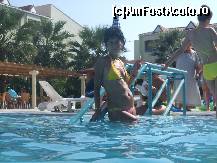 [P42] Tory soarbe o...tigara la piscina,pe scari ! » foto by bigu_2006_rapid
 - 
<span class="allrVoted glyphicon glyphicon-heart hidden" id="av134474"></span>
<a class="m-l-10 hidden" id="sv134474" onclick="voting_Foto_DelVot(,134474,366)" role="button">șterge vot <span class="glyphicon glyphicon-remove"></span></a>
<a id="v9134474" class=" c-red"  onclick="voting_Foto_SetVot(134474)" role="button"><span class="glyphicon glyphicon-heart-empty"></span> <b>LIKE</b> = Votează poza</a> <img class="hidden"  id="f134474W9" src="/imagini/loader.gif" border="0" /><span class="AjErrMes hidden" id="e134474ErM"></span>